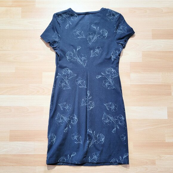 Old Navy Short Sleeve Gray Floral Knit Tee Shirt Dress | Size: SP - Picture 12 of 14